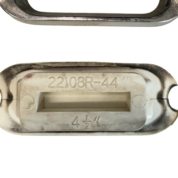 Centaur Traditional Fillis Stirrups Irons Silver White Stirrup Pads Size 4 1/2 - Picture 2 of 9